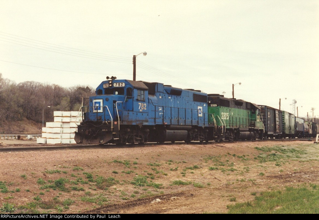 Working the yard with a pair of Geeps